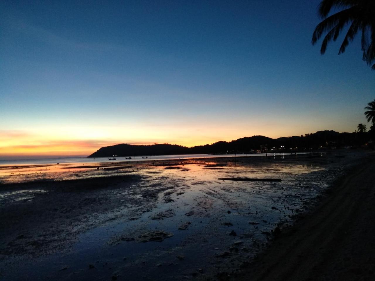 Right On The Beach House Villa Taling Ngam Beach Esterno foto