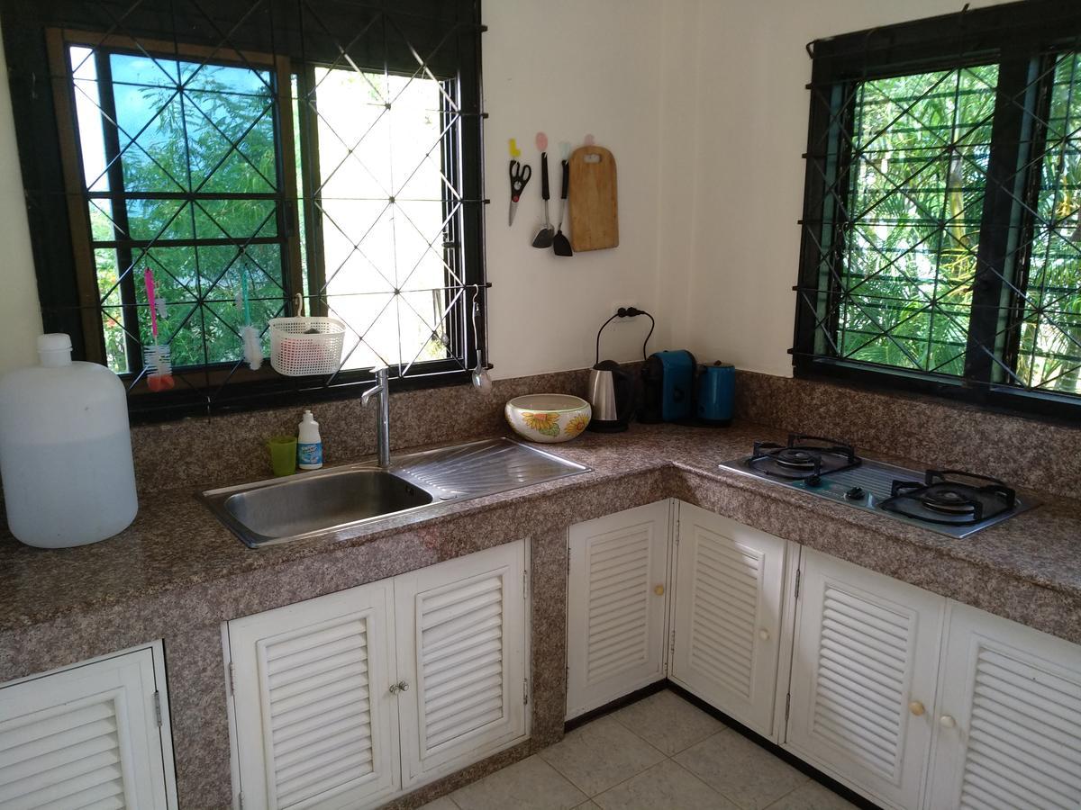 Right On The Beach House Villa Taling Ngam Beach Esterno foto