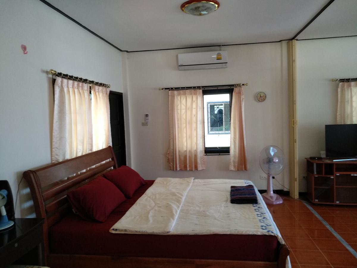 Right On The Beach House Villa Taling Ngam Beach Esterno foto